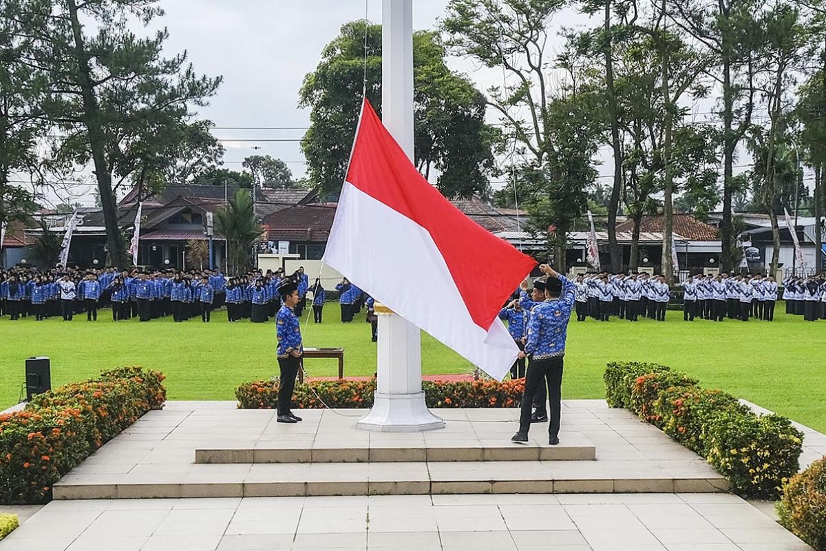 Pemkot Magelang beri penghargaan guru berprestasi