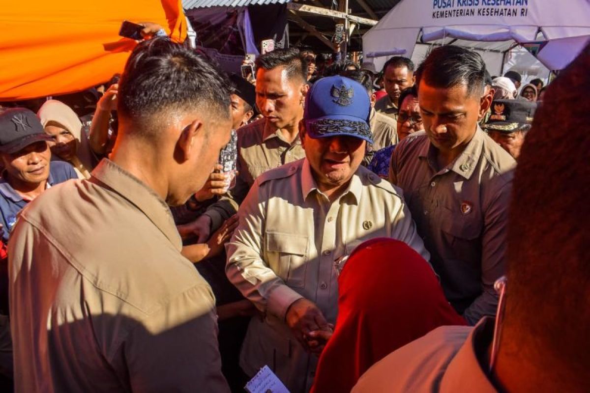 Presiden Prabowo janji bangun kembali infrastruktur dan bantu rumah warga yang rusak akibat terdampak bencana di Sumbar