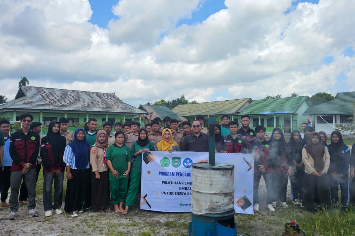 Tim UMPR latih siswa SMKN 7 Palangka Raya ubah limbah