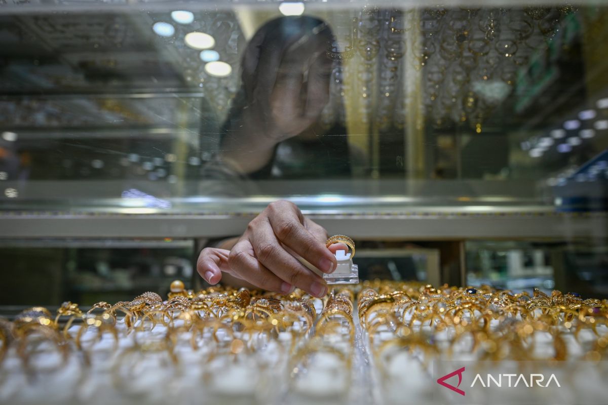 Harga emas di Pegadaian Rabu ini kompak turun