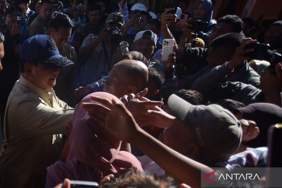 Saat di Pariaman, Prabowo : Negara tidak biarkan rakyat pikul beban sendiri