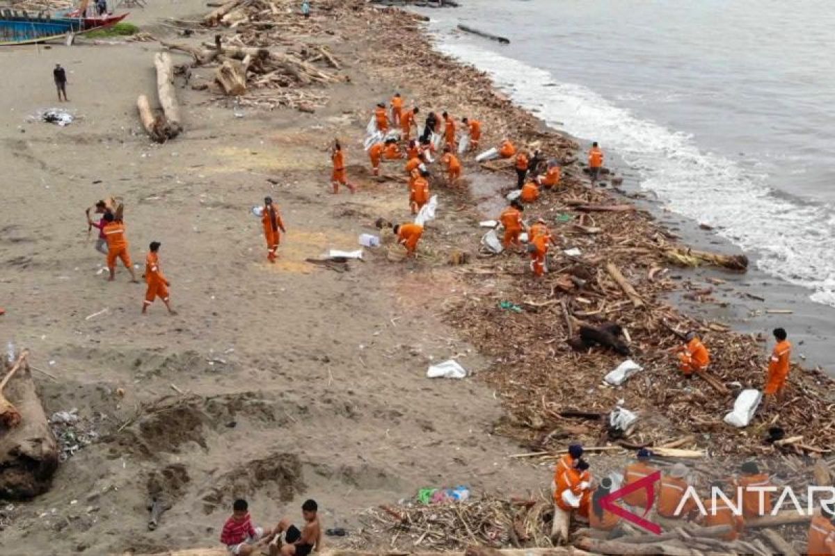 Padang segera tuntaskan penanganan 3.327 ton sampah pascabencana