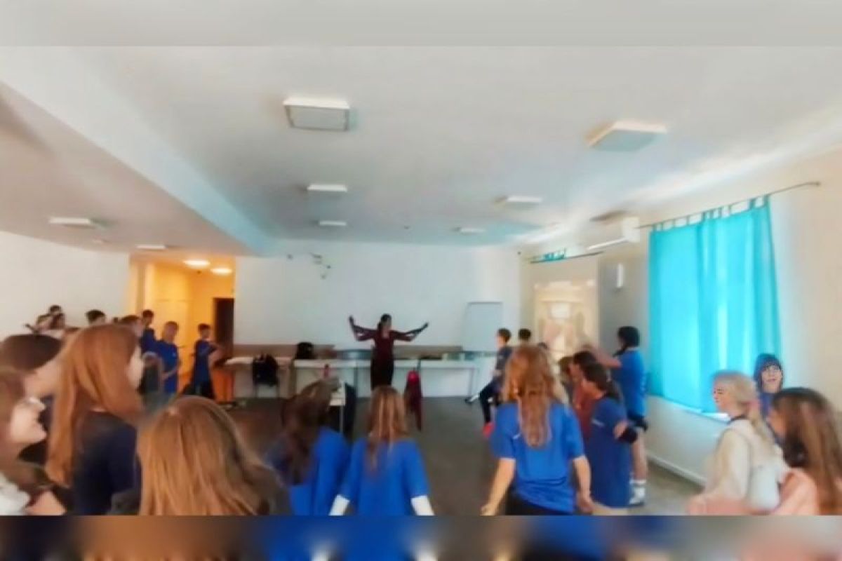 Peran aktif guru Kalteng perkenalkan seni dan budaya daerah ke panggung dunia