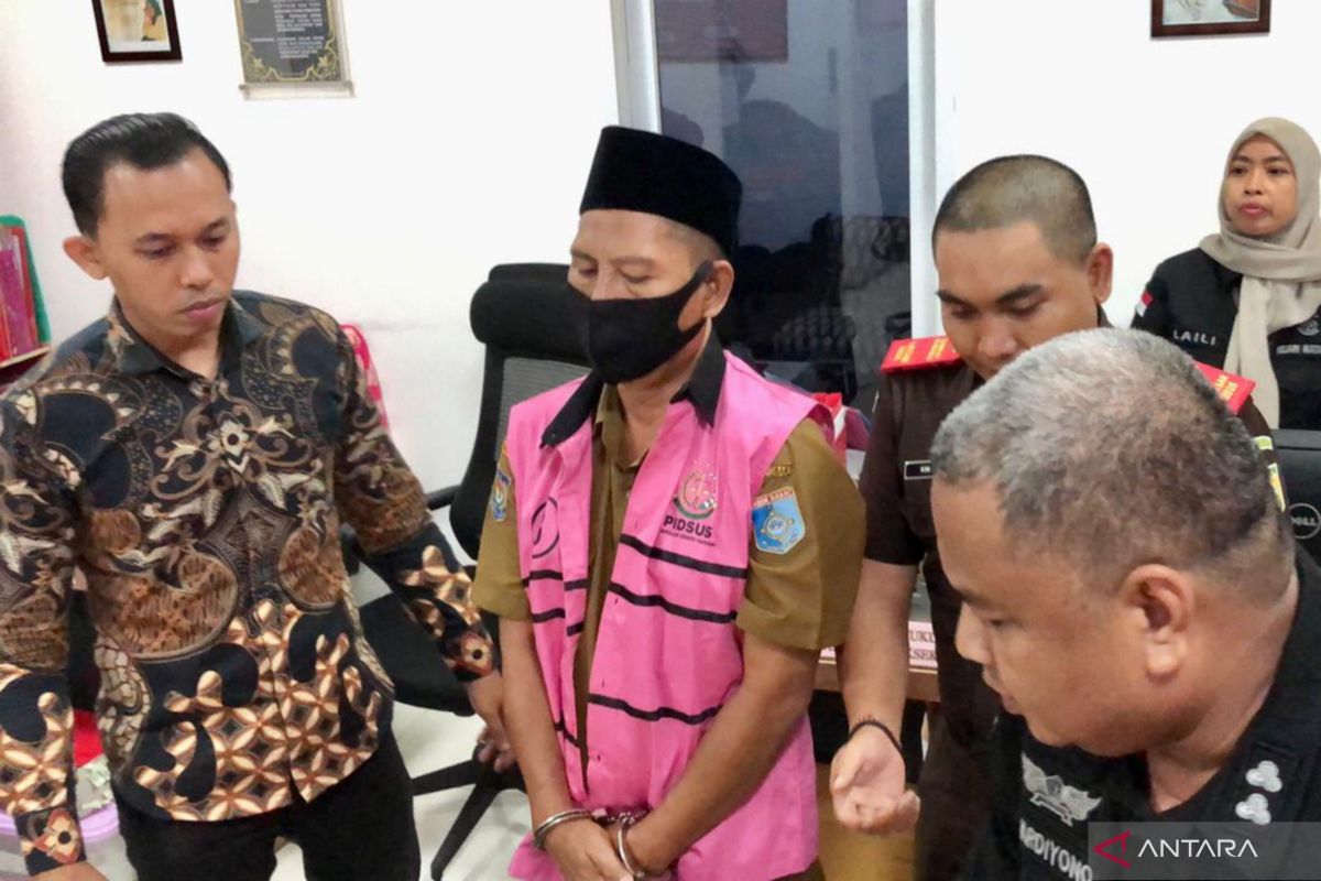 Kejari tahan PPK proyek bansos DPRD Lombok Barat