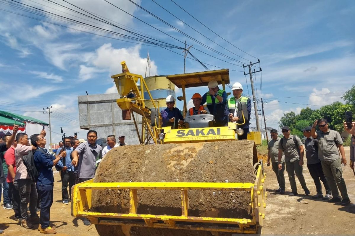 Pemprov Sumsel bantu dana perbaikan jalan rusak di Kabupaten OKU Rp7 miliar