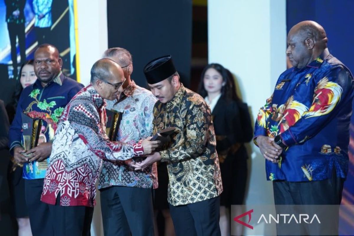 Pemkab Bekasi raih penghargaan Kemendagri tekan kemiskinan