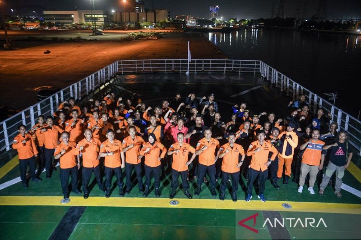 Basarnas kerahkan kapal untuk angkut personel dan bantuan ke Sumatera