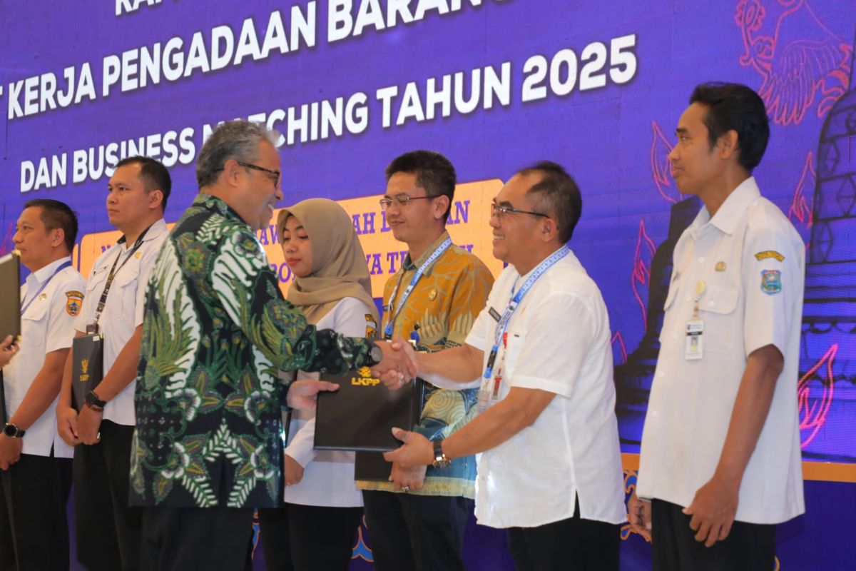 Pemkot Semarang meraih penghargaan level proaktif nasional dari LKPP