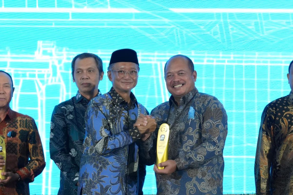 Pemprov Jateng meraih penghargaan peringkat II nasional Ajang Sutami Award 2025