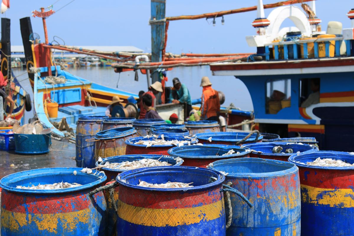 Pemkab Lamongan salurkan Rp3,6 miliar jaminan sosial pekerja informal