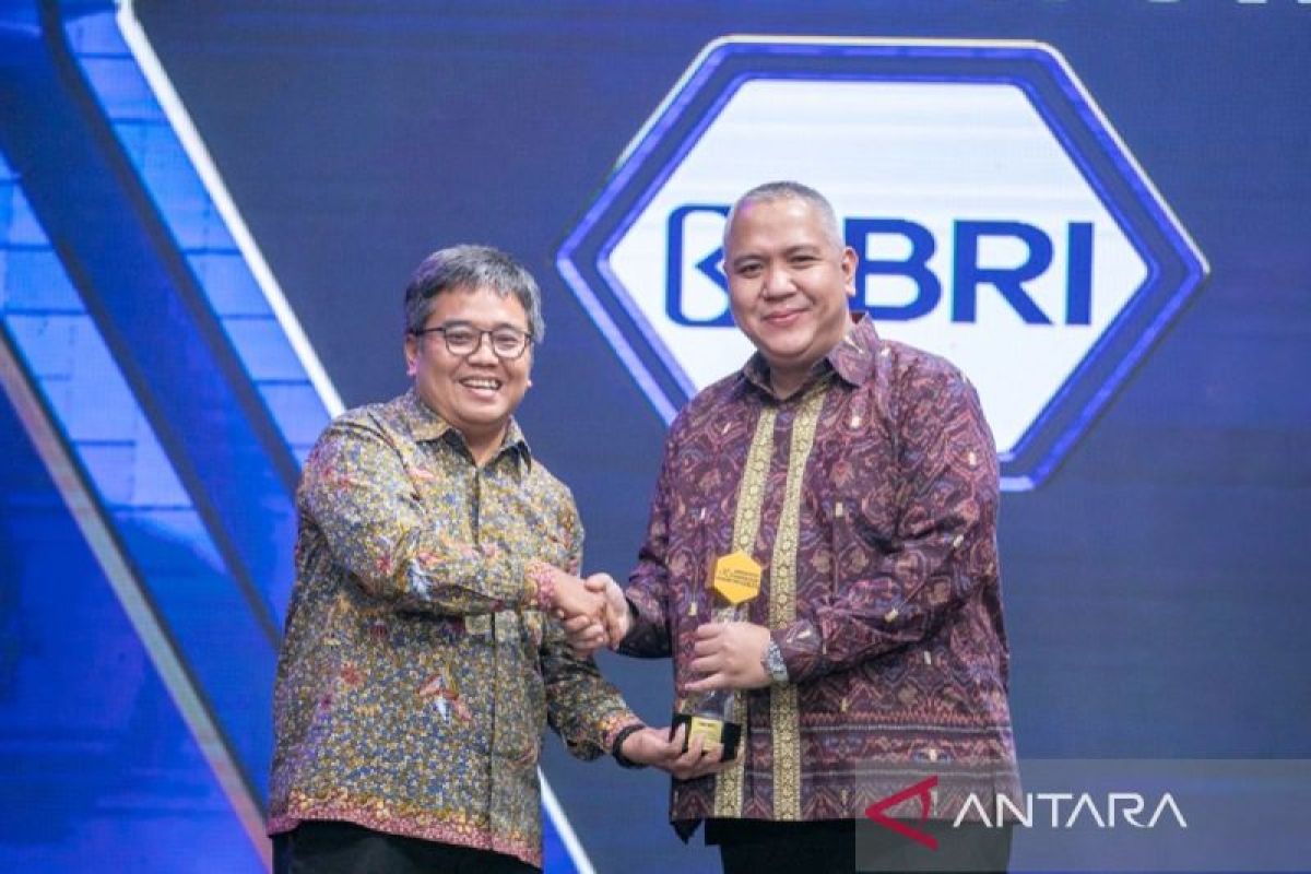 BRI Raih Penghargaan Bergengsi, Konsisten Dorong Ekonomi Kerakyatan Lewat Holding Ultra Mikro