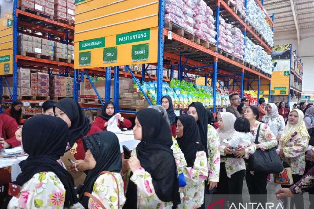 KKJ dan BIP Pasar Jaya apresiasi 120 buruh pengupas bawang