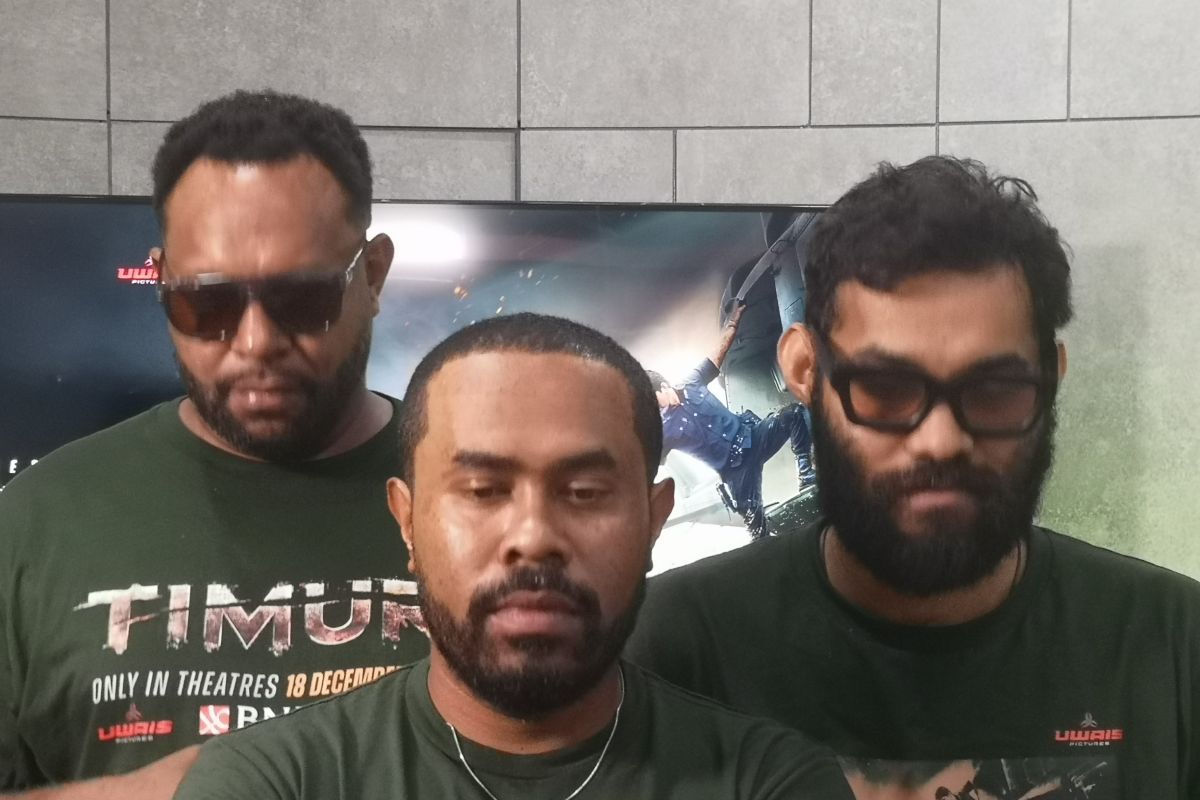 Pemeran antagonis utama justru cairkan suasana saat syuting film Timur