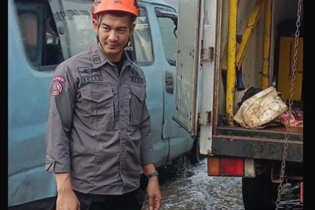 Banjir rob rendam jalan RE Martadinata depan JIS Tanjung Priok Rabu pagi