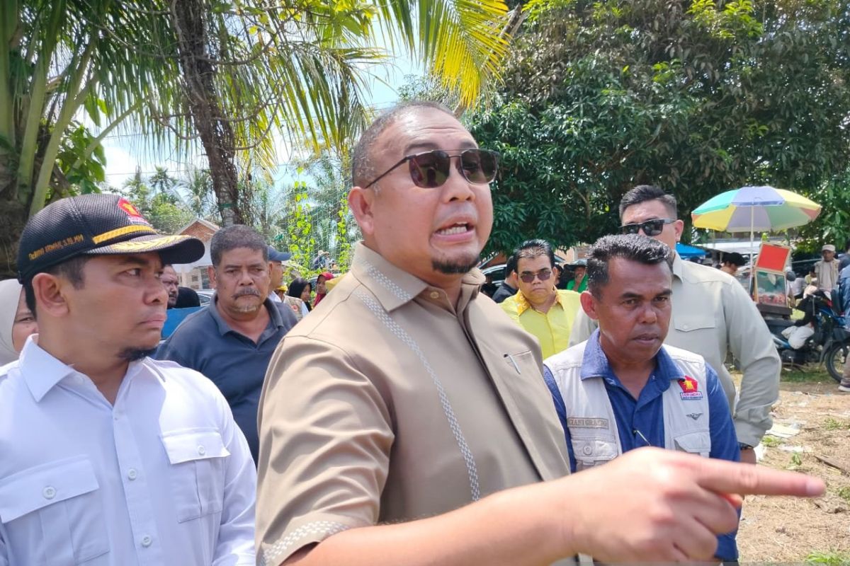 Andre Rosiade bantu empat ekskavator-60 genset penanganan bencana di Agam