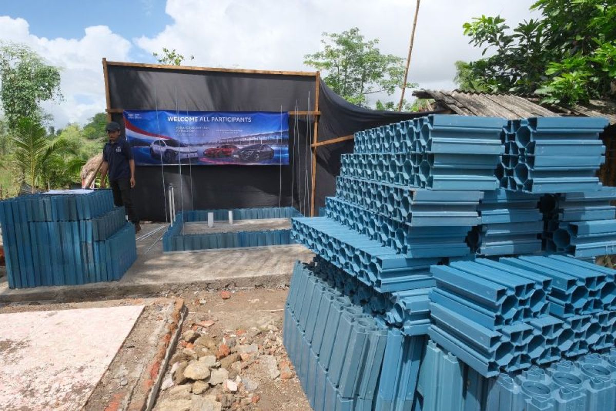 Toyota Indonesia mendirikan toilet umum di Desa Wisata Sasak Ende