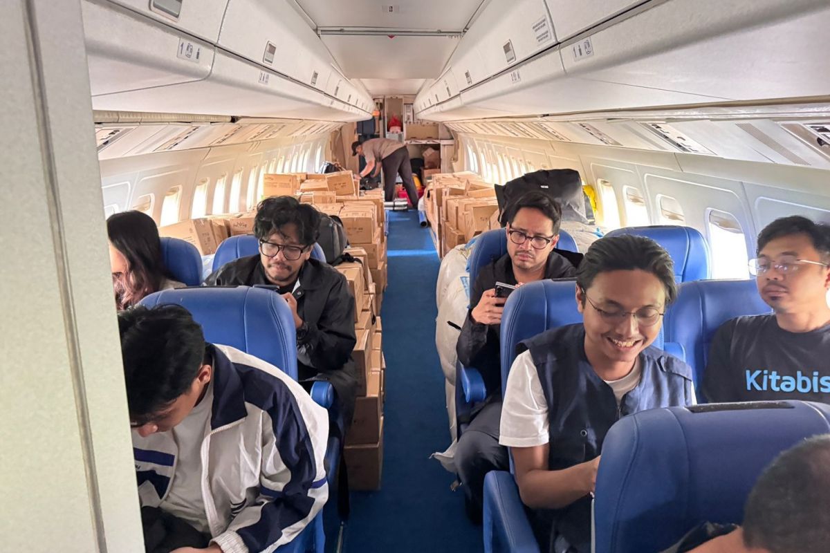 Polri fasilitasi pengiriman bantuan dari Ferry Irwandi dkk-masyarakat