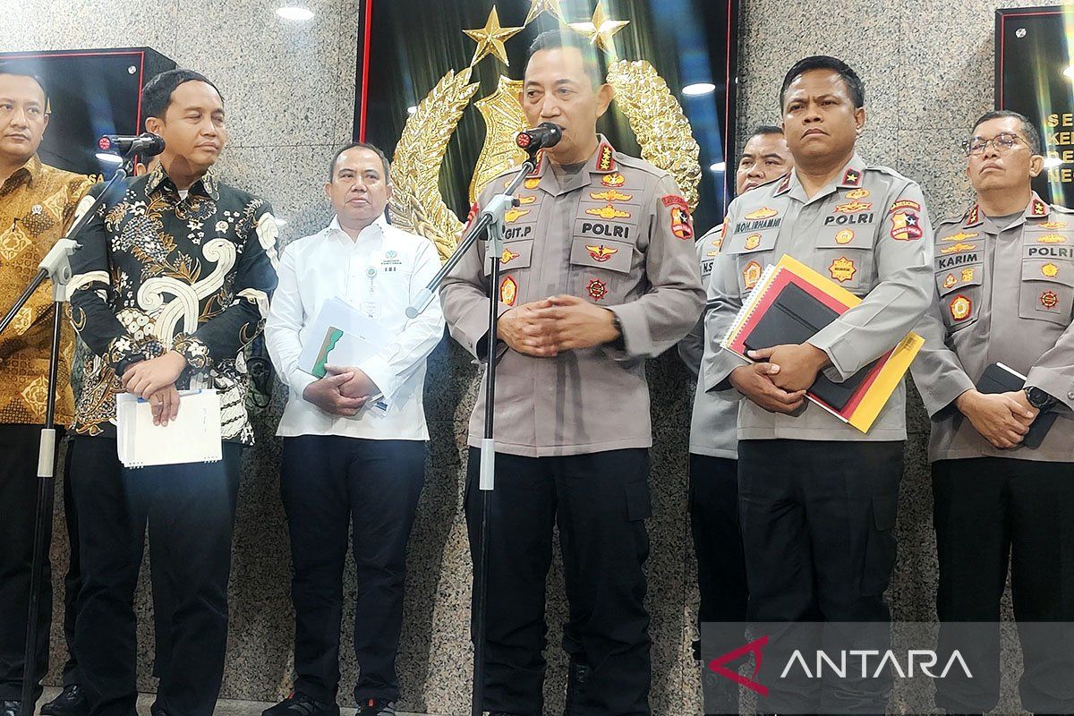 Polri-Kemenhut dalami kasus kayu gelondongan dalam banjir Sumatera