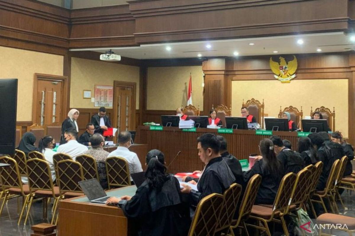 Lima terdakwa kasus korupsi Bank Jatim dituntut 16 tahun penjara