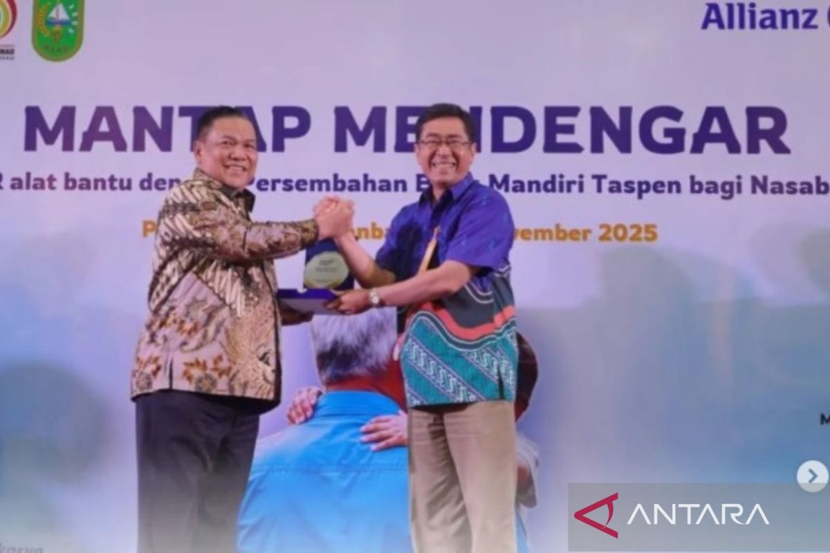 Galeri Foto - Pemprov Riau bagikan alat dengar gratis