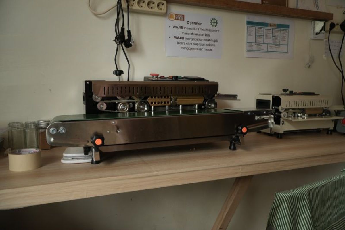 PLN UIW MMU berikan bantuan produksi berbasis listrik upaya berdayakan pelaku UMKM