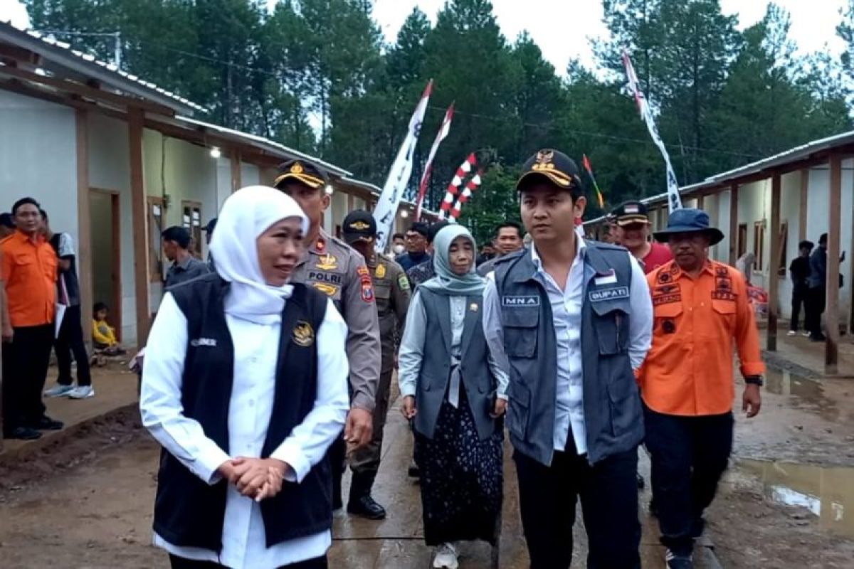 Khofifah resmikan hunian sementara korban tanah bergerak di Trenggalek