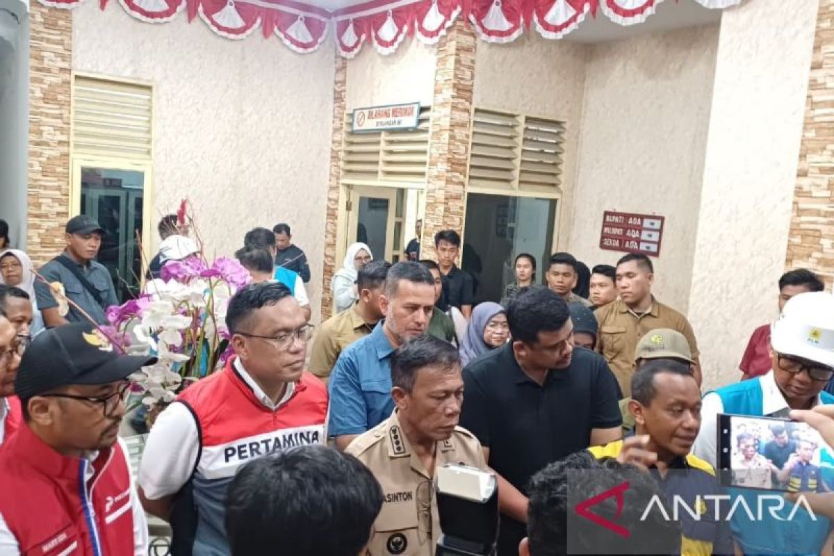 Kunjungan Menteri ESDM dan Dirut Pertamina tinjau ketersediaan energi dan bantuan kemanusiaan di Aceh, Sumut, dan Sumbar