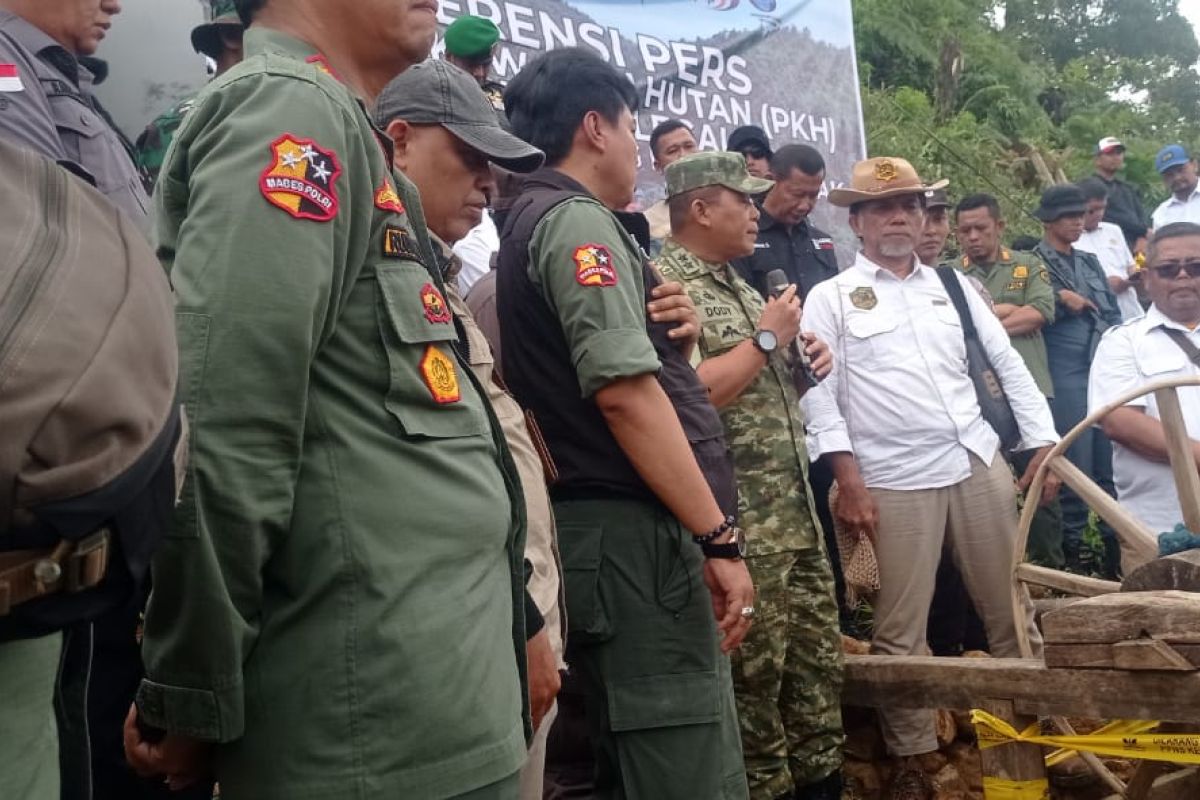 Halimun Salak authorities push miners to join conservation effort