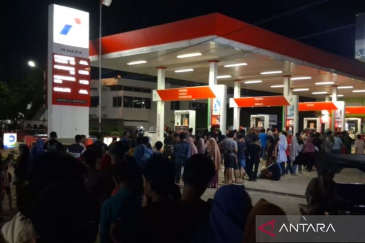 BBM langka di Langsa dan Aceh Tamiang, warga rela antre bawa botol bekas air mineral