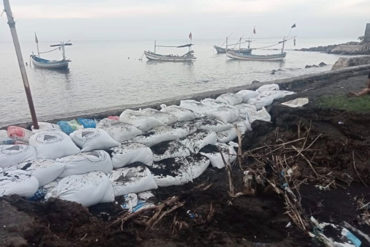 BPBD Probolinggo imbau warga pesisir waspadai rob