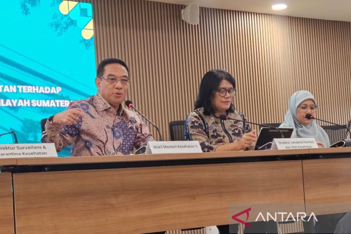 Kemenkes kirim obat, alkes pastikan layanan kesehatan di Sumatera
