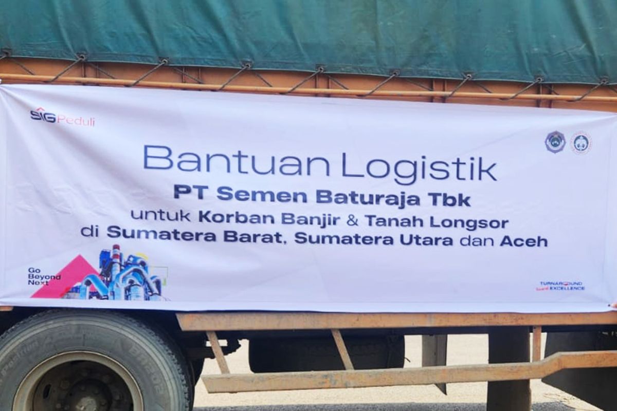 Semen Baturaja salurkan bantuan Rp99,6 juta kepada korban bencana Sumatera