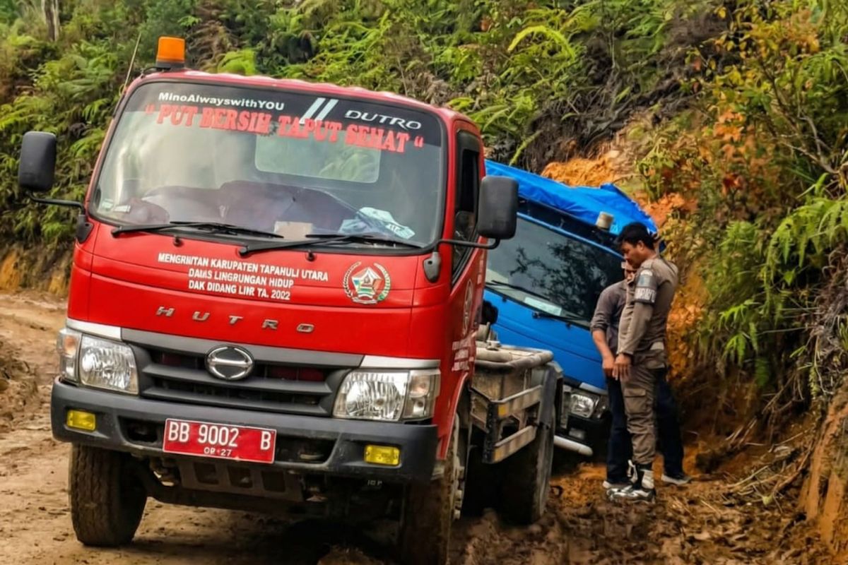 Bantuan pangan tembus ke Parmonangan lewat medan ekstrem