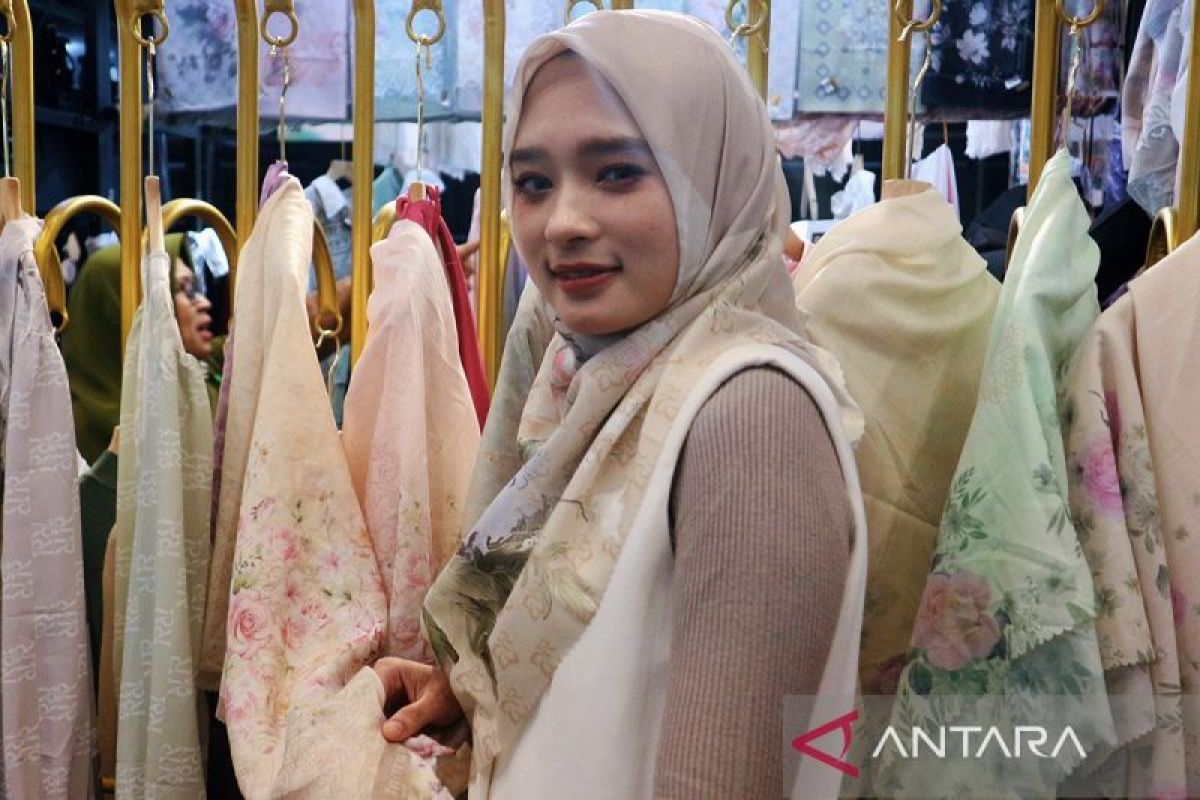 Inara Rusli dilaporkan, Polisi sudah minta keterangan dan barang bukti