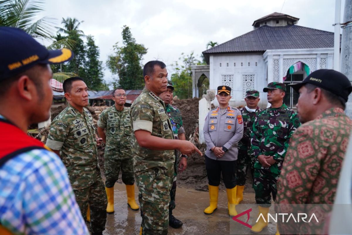 TNI pastikan penanganan pasca bencana banjir berjalan maksimal