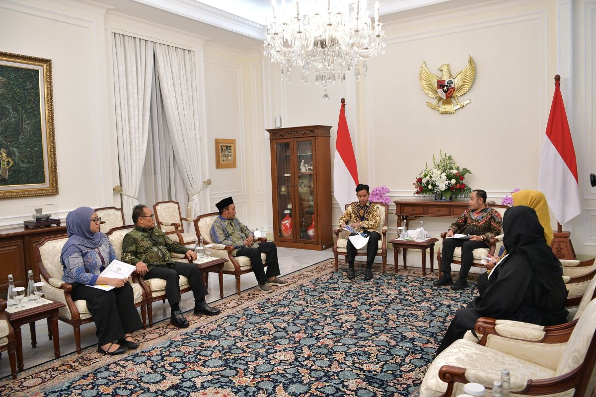 Gibran-KPAI bertemu bahas penguatan MBG hingga Sekolah Rakyat