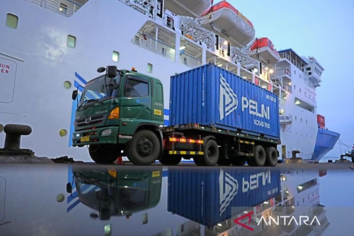 Pelni menggratiskan pengiriman bantuan kemanusiaan untuk Sumatra