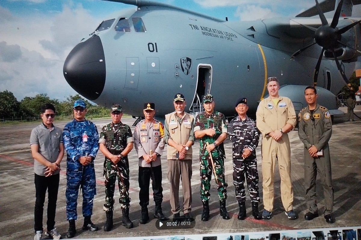 20,616 ton bantuan Presiden untuk korban bencana Sumbar tiba BIM