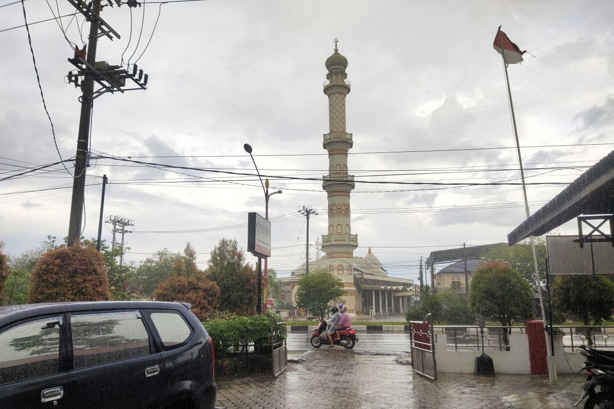 BMKG imbau masyarakat Kalteng waspada potensi hujan disertai angin