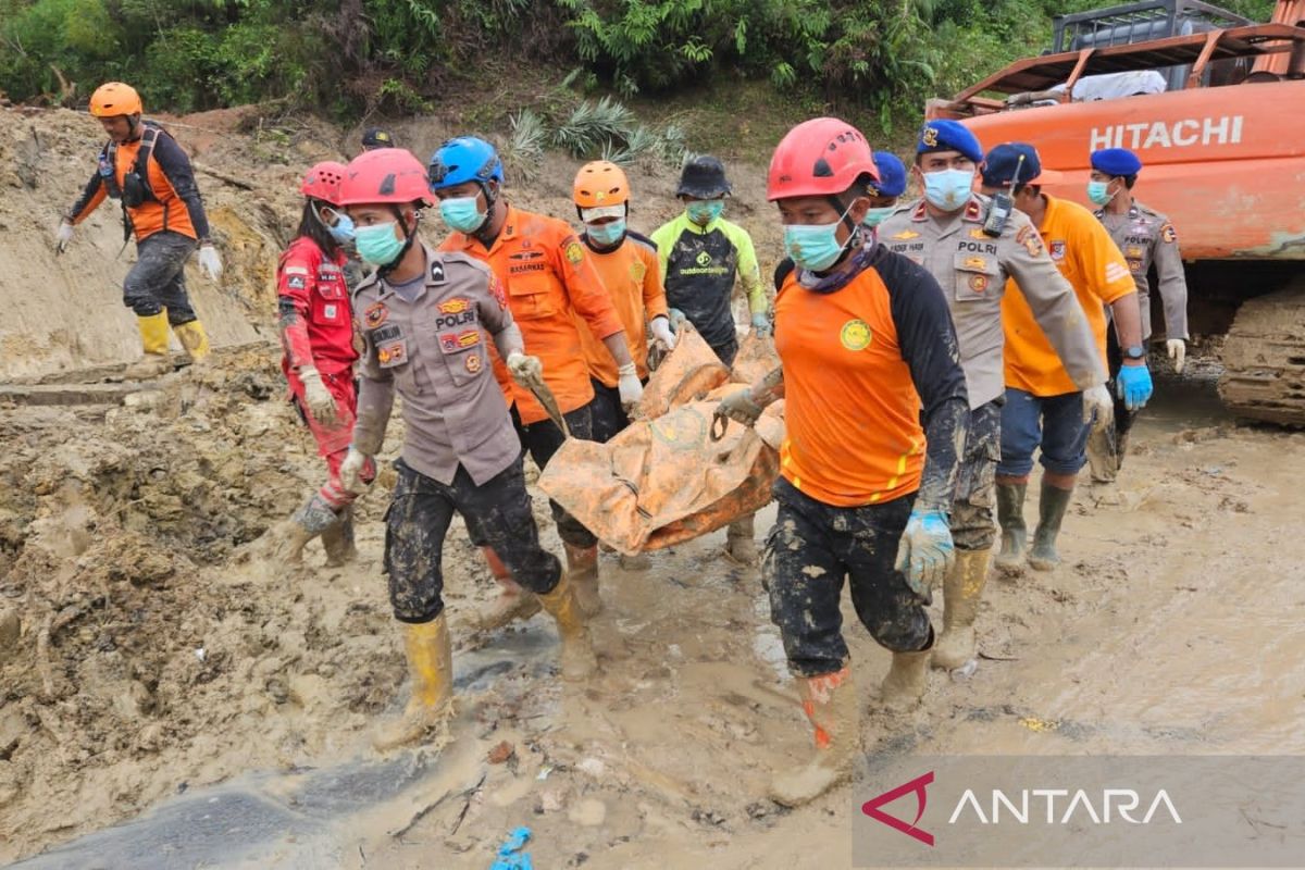 SAR tembus daerah terisolasi temukan satu korban longsor