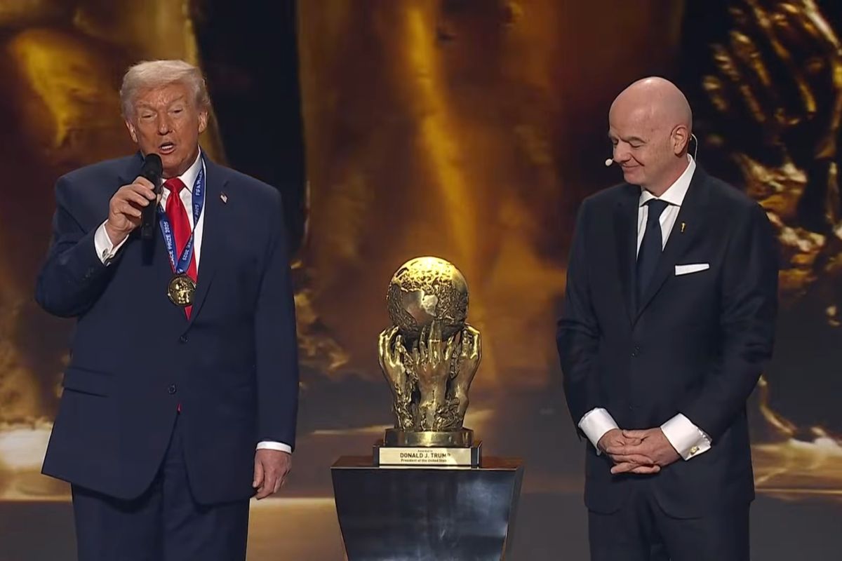 Donald Trump terima penghargaan perdamaian pertama FIFA
