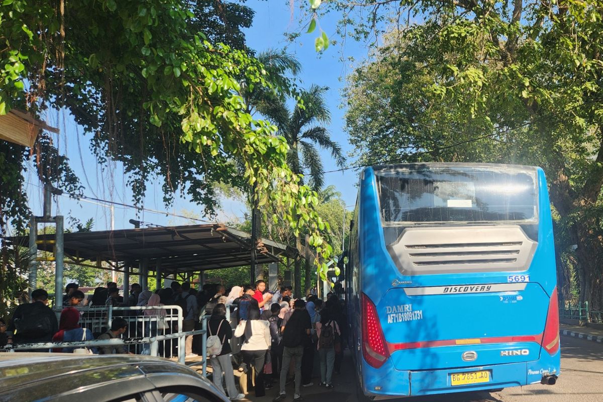 Unsri pegadaaan 12 bus layani mahasiswa ke kampus Palembang-Indralaya