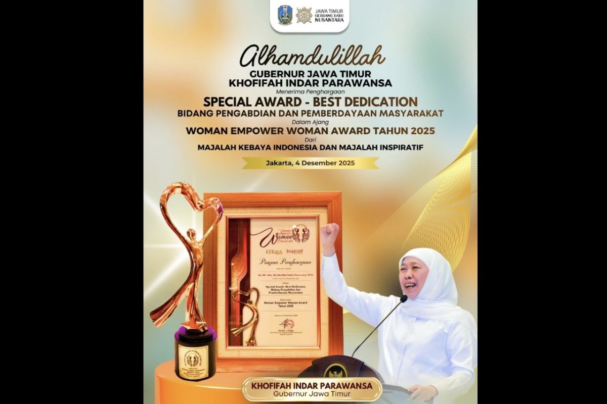 Khofifah raih Woman Empower Award 2025 atas dedikasi layani masyarakat