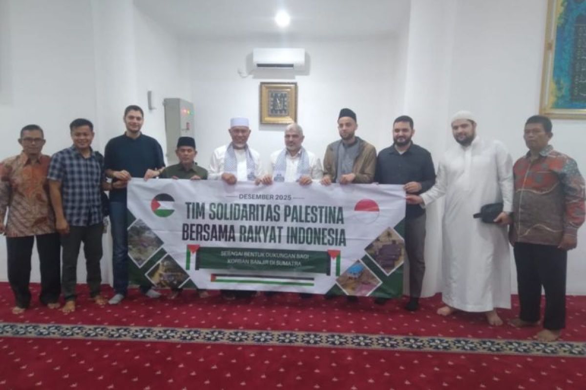 Menyentuh Hati: Warga Palestina kirim bantuan untuk korban banjir di Sumbar