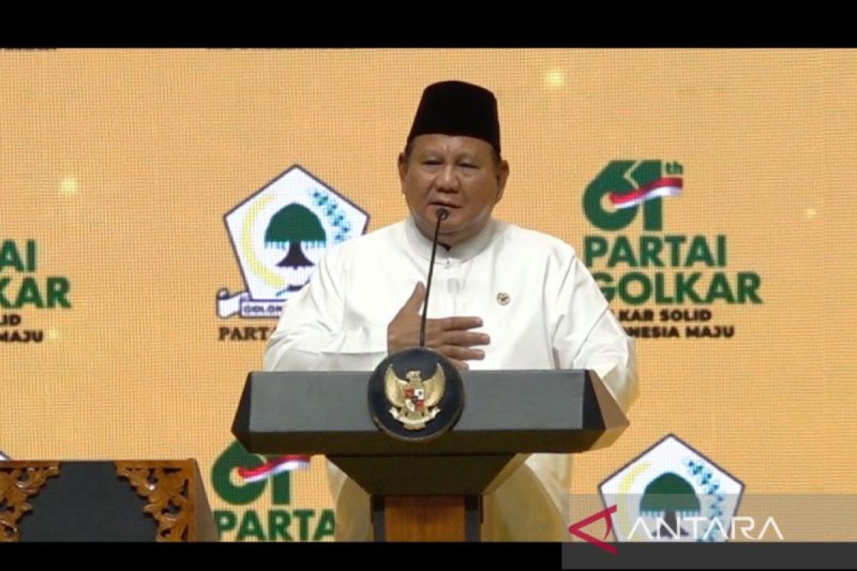 Presiden Prabowo puji Bahlil putar video ayah di HUT Golkar