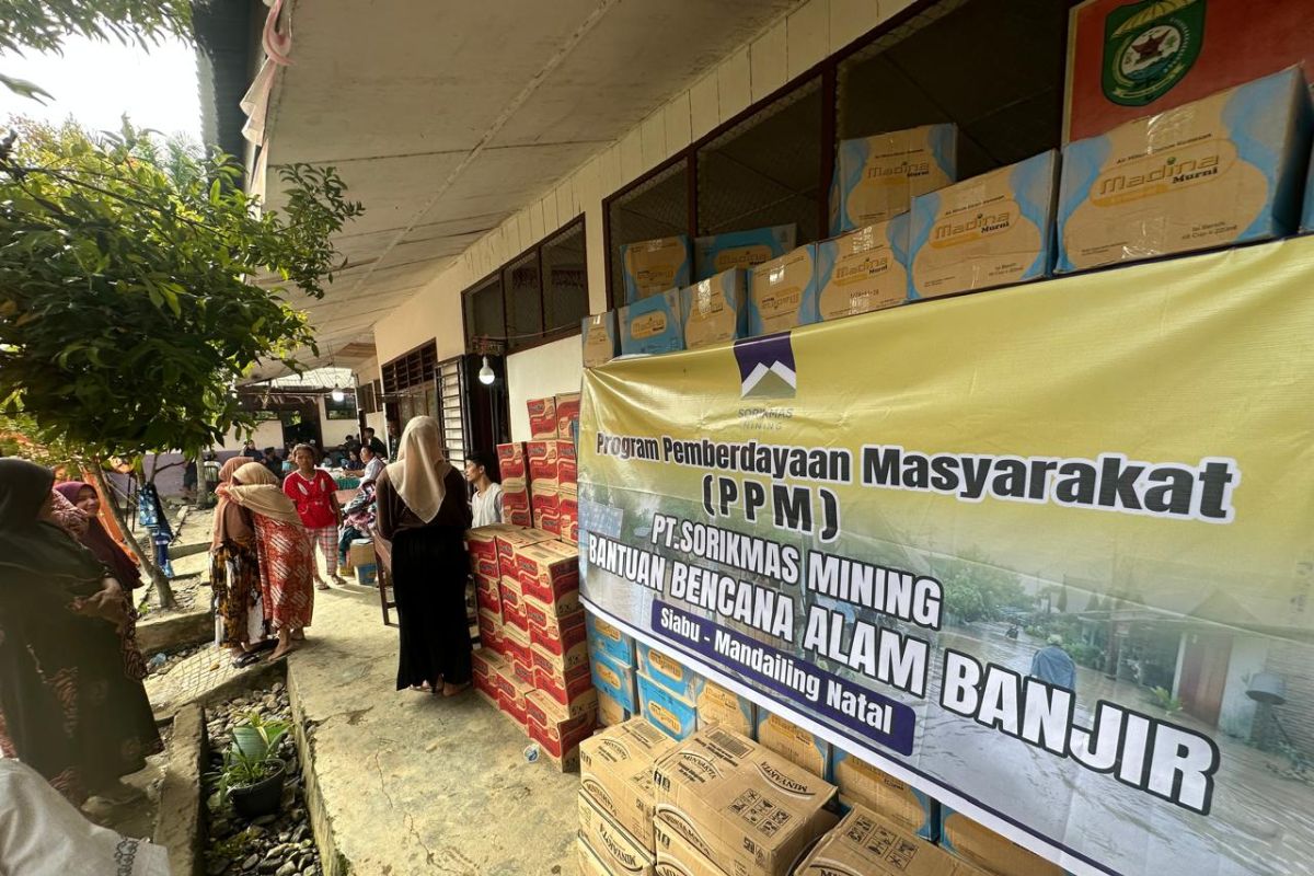Sorikmas Mining bantu warga terdampak banjir di Mandailing Natal