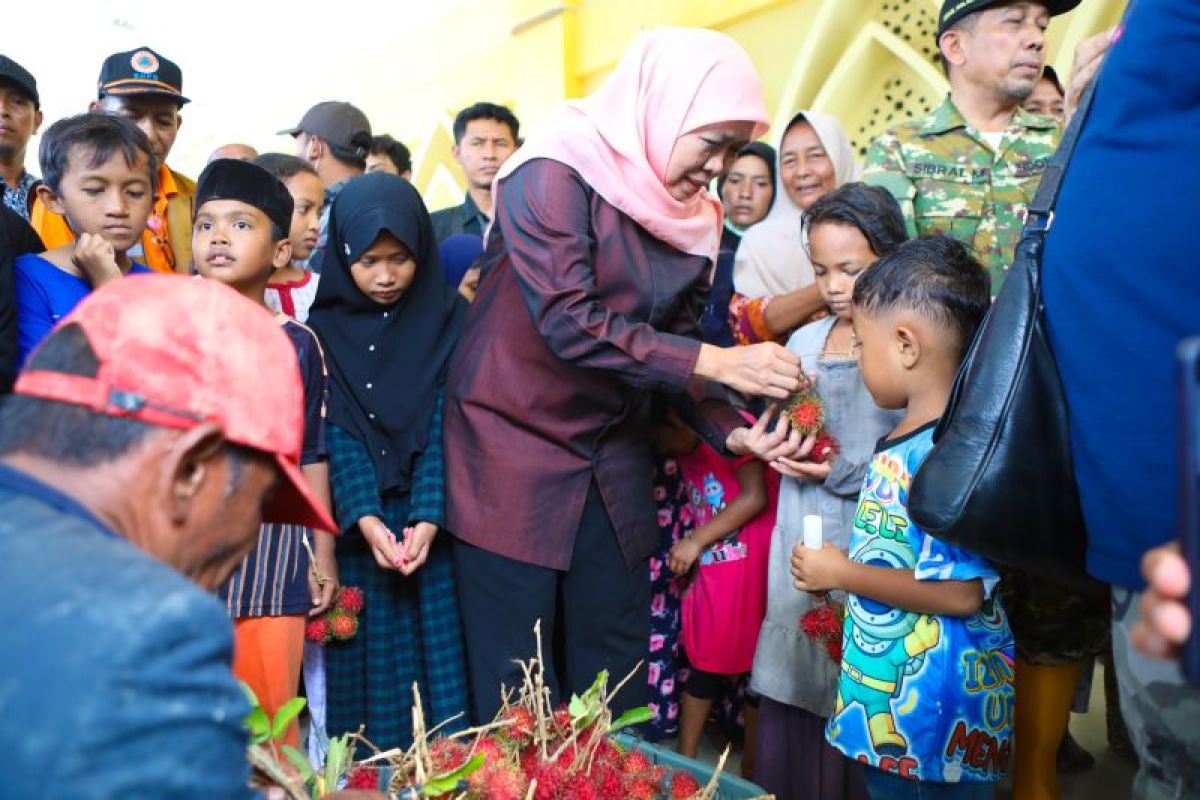 Khofifah salurkan bantuan bagi pengungsi di Pidie Jaya