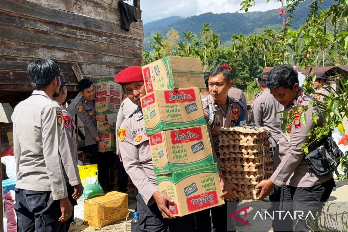 Polres Nagan Raya Aceh salurkan bantuan untuk korban banjir bandang