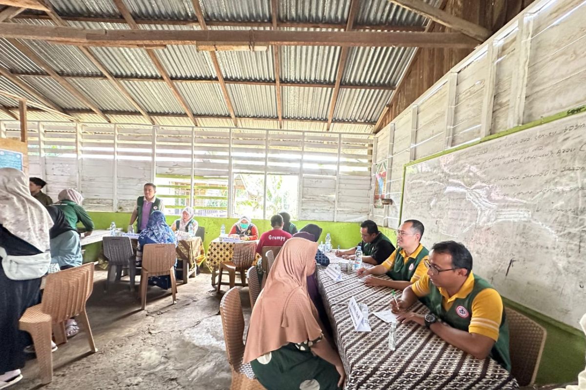 IDI Pasaman Barat berikan pengobatan gratis-pembagian sembako 