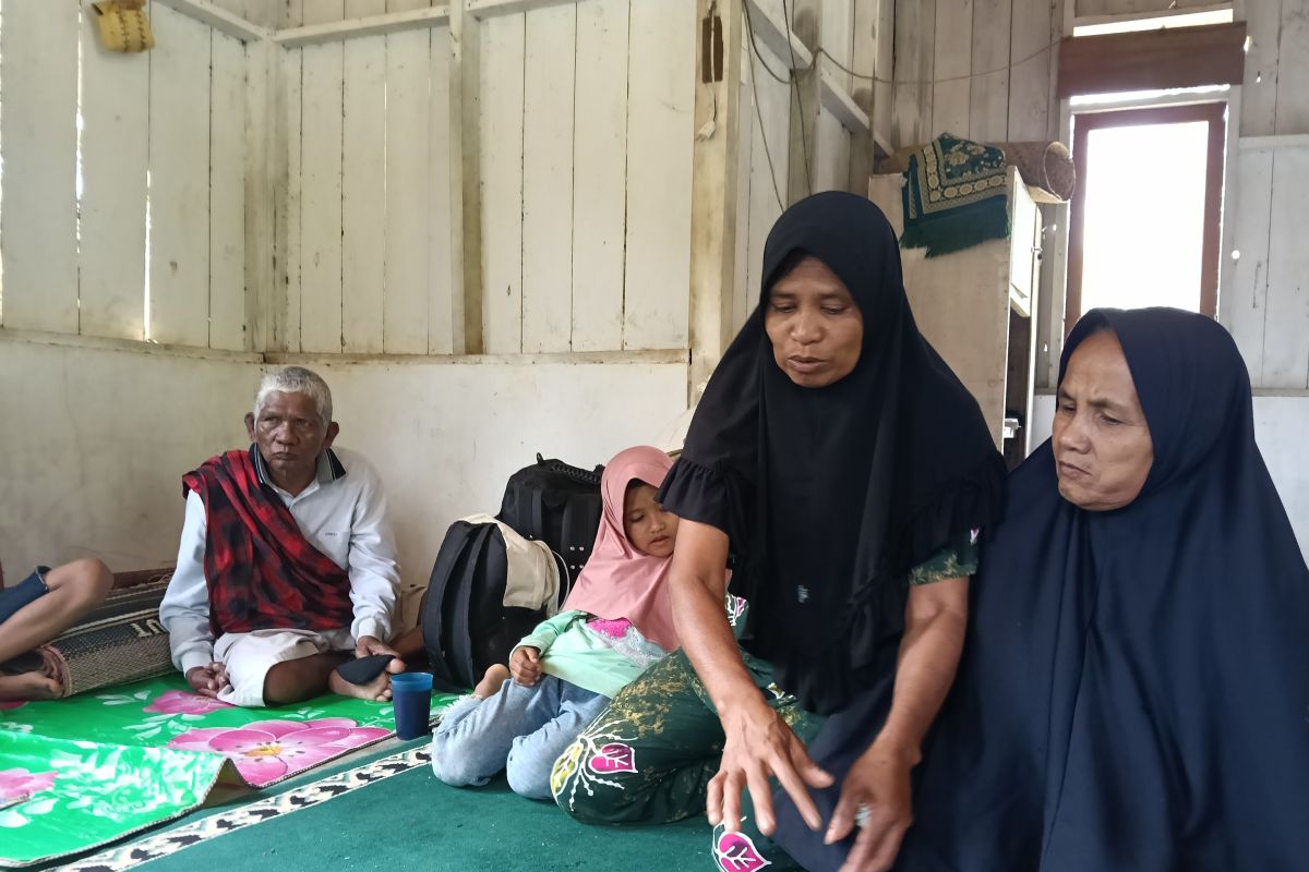 Sebatang kayu selamatkan satu keluarga dari maut longsor Talamau